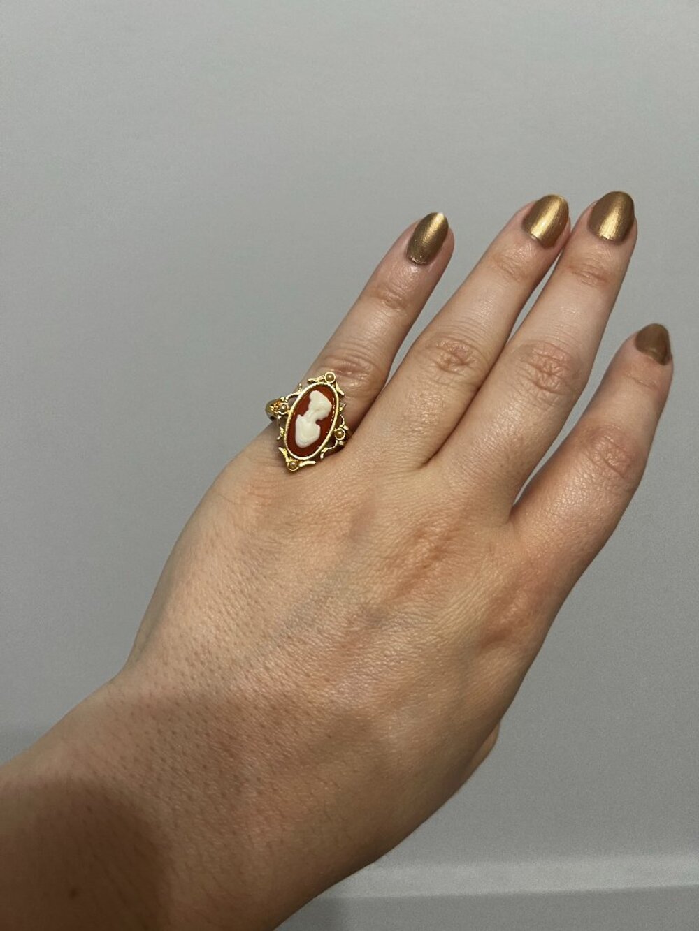 Vintage Avon Cameo Ring